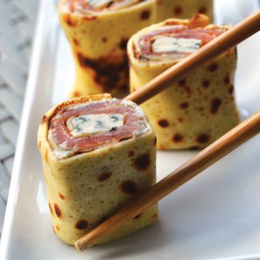 Maki de crêpes au saumon fumé et Fourme d&rsquo;Ambert
