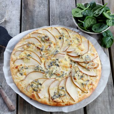 Pizza poire et Fourme d&rsquo;Ambert